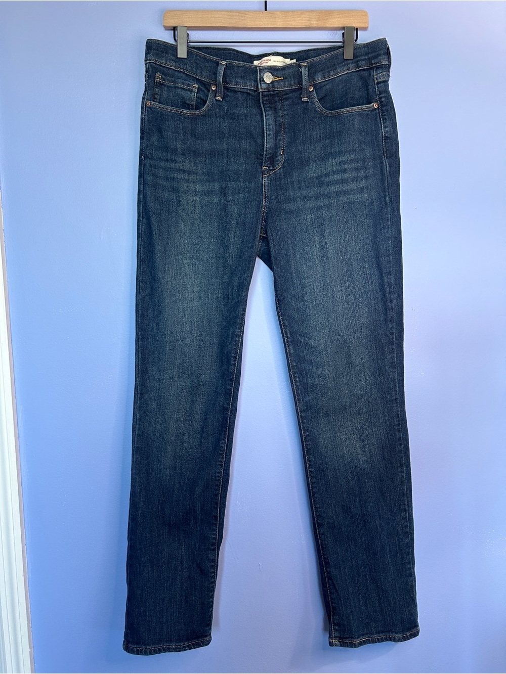 Levi's dark wash mid rise straight leg women’s jeans